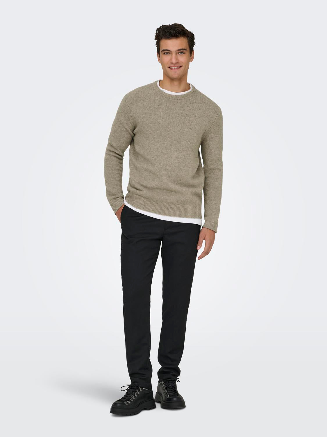 model_shot-front_full